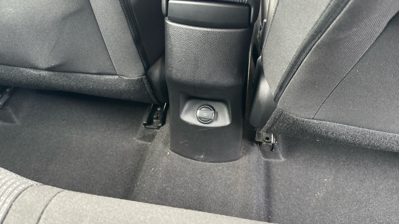 Kia Stonic 1.4 MPi 2 5dr Petrol Estate